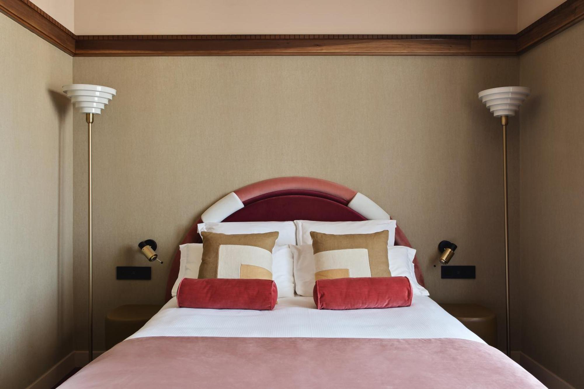 Western Mercedes 4* Paris